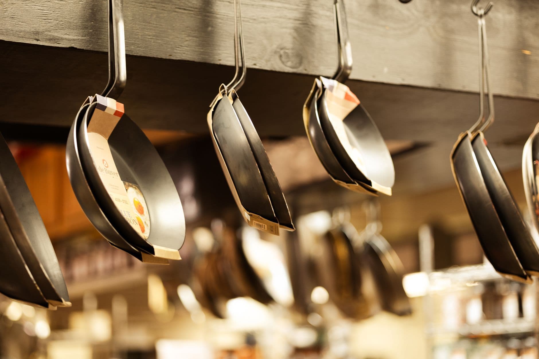 Cover image for Ceramic vs. Non-Stick Pans: Which Should You Use?