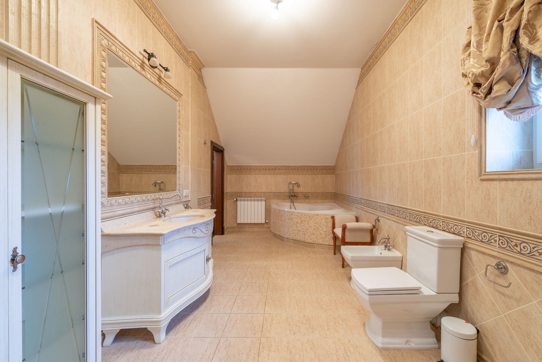 Cover image for Comparing Bathroom Sealants: Which One Prevents Mold Best?
